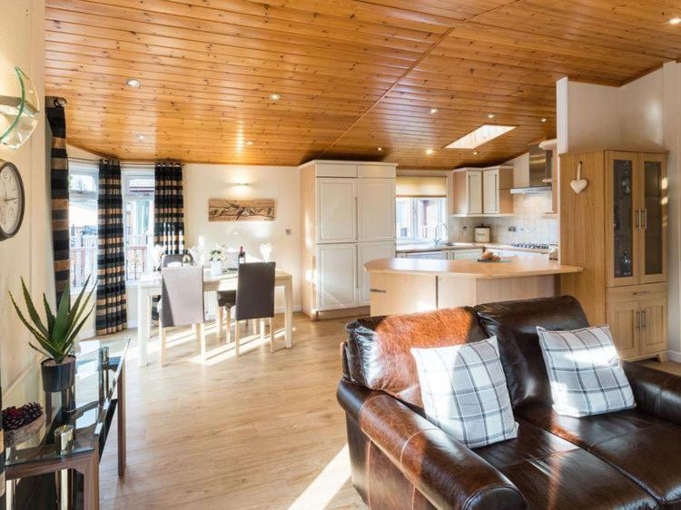 Windermere Retreat - White Cross Bay Holiday Park Zewnętrze zdjęcie