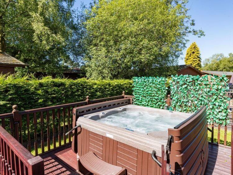 Windermere Retreat - White Cross Bay Holiday Park Zewnętrze zdjęcie